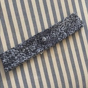 Heathered grey lululemon headband